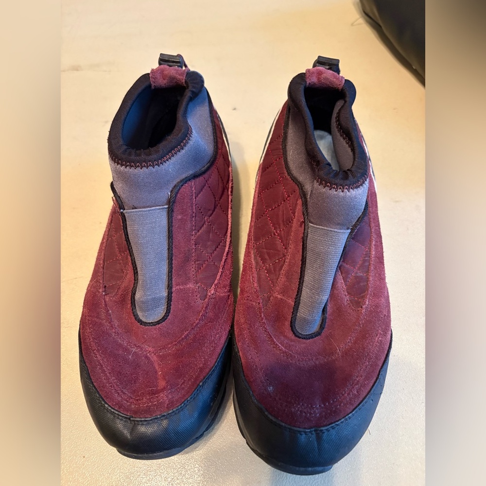 Women's Quilted Slip-On Shoes - Burgundy and Gray